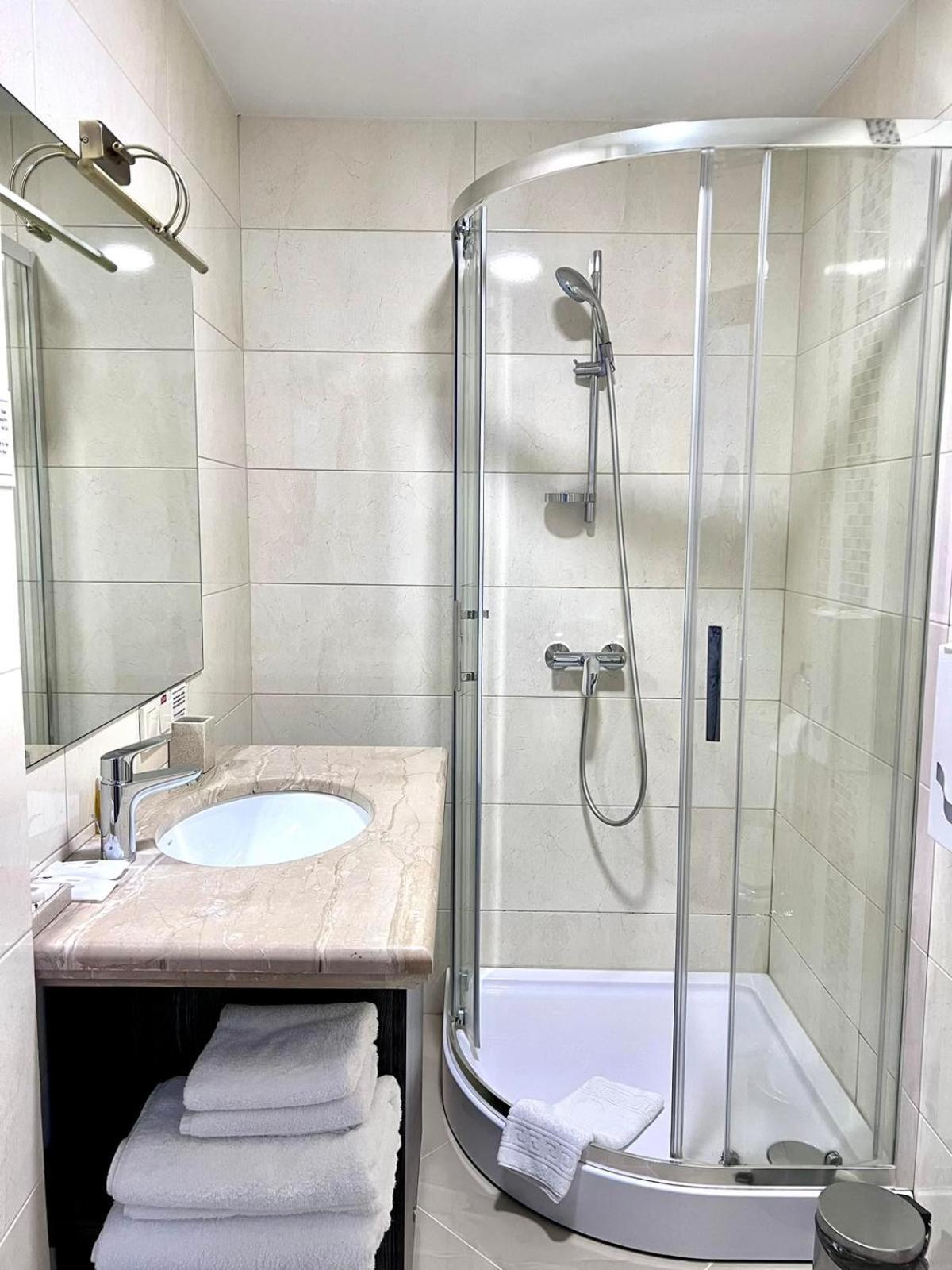 SPA Hotel Galera Kiev Esterno foto