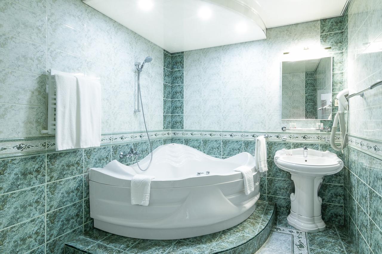 SPA Hotel Galera Kiev Esterno foto